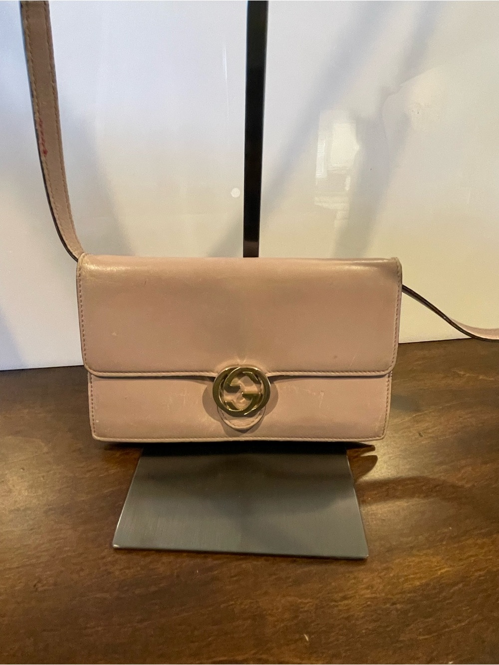 Gucci Interlocking G Leather Crossbody Bag - Pale Pink
